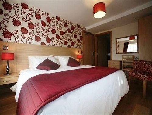 Crossways Inn Хайбридж Экстерьер фото