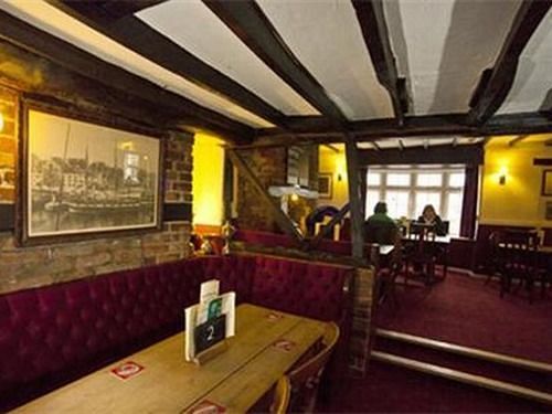Crossways Inn Хайбридж Экстерьер фото
