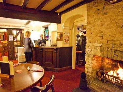 Crossways Inn Хайбридж Экстерьер фото
