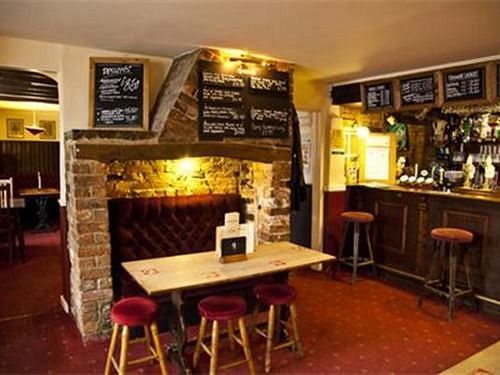 Crossways Inn Хайбридж Экстерьер фото